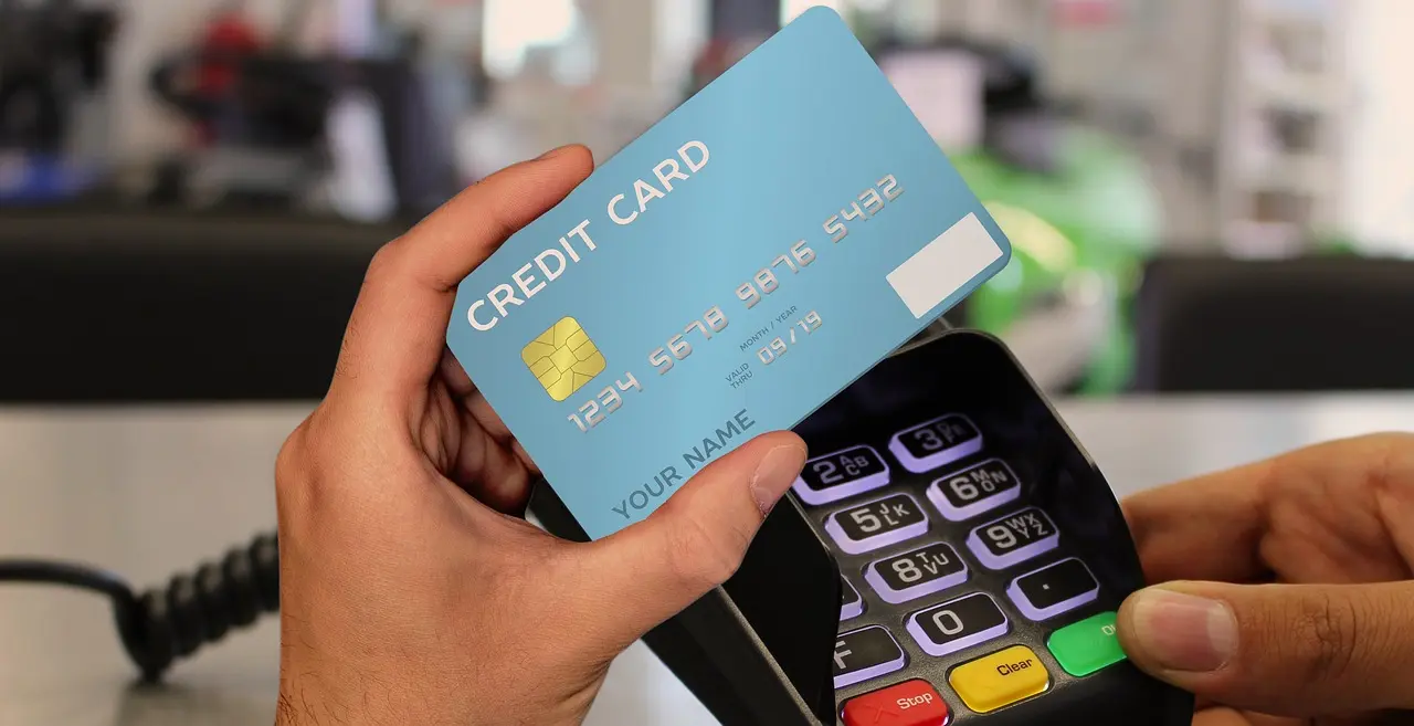 store credit cards versus general purpose cards