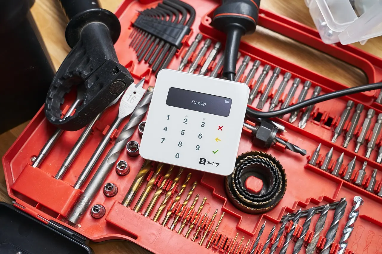 how to check credit card outage status