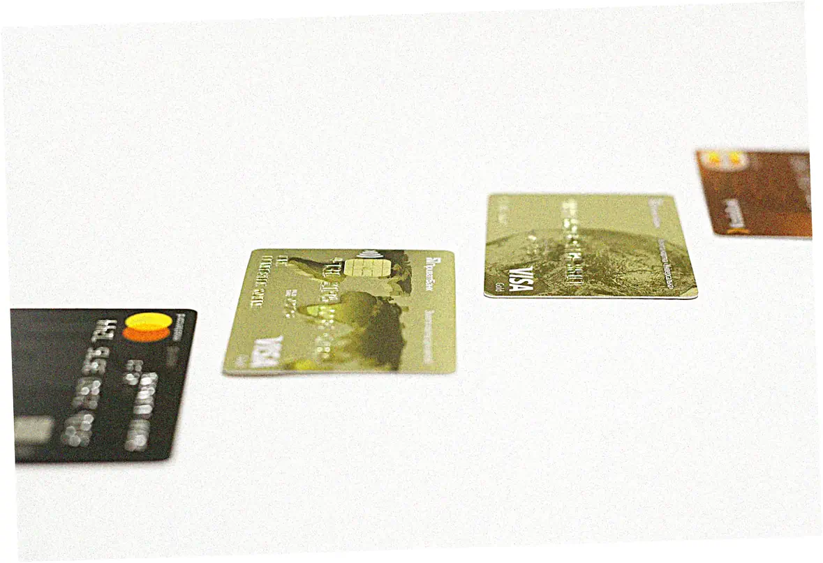 Are there fees associated with Avant credit card?