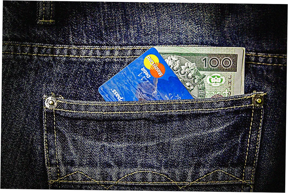 What are CLUB Credit Card annual fees?