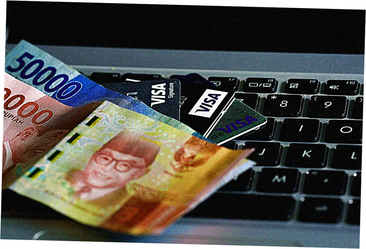 What is CLUB Credit Card cash advance fee?