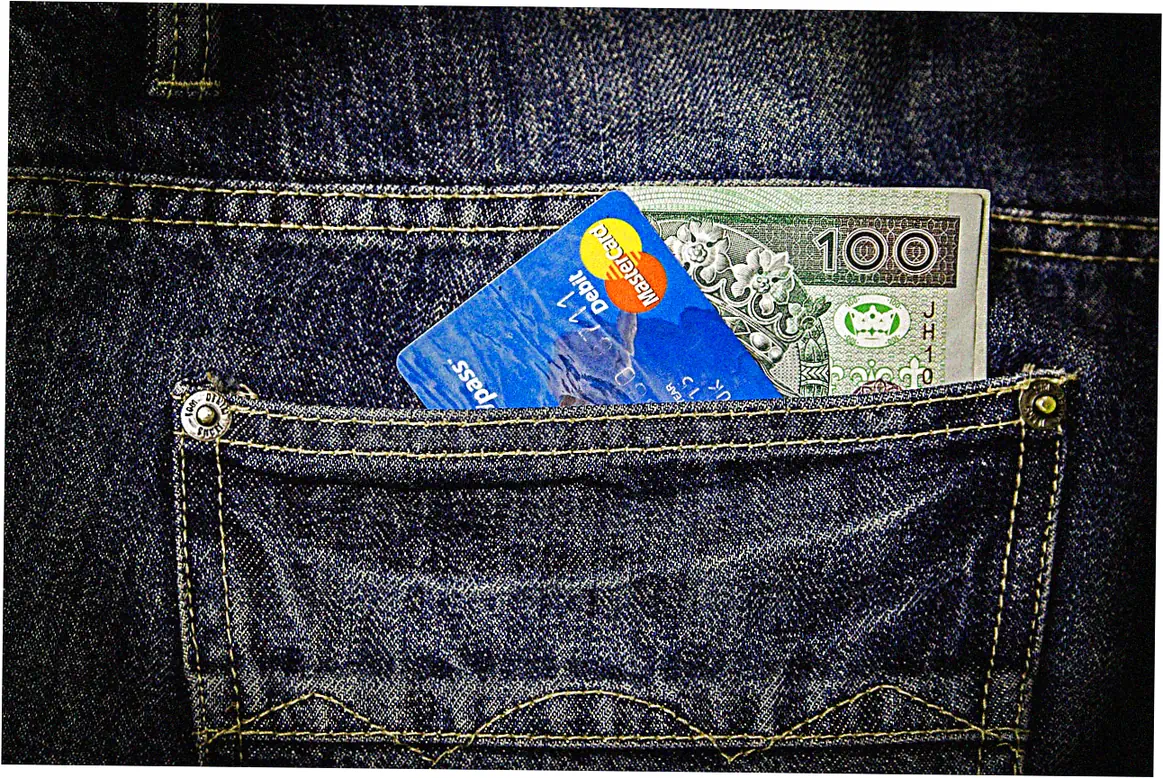 How safe is photographing credit cards for digital wallets?