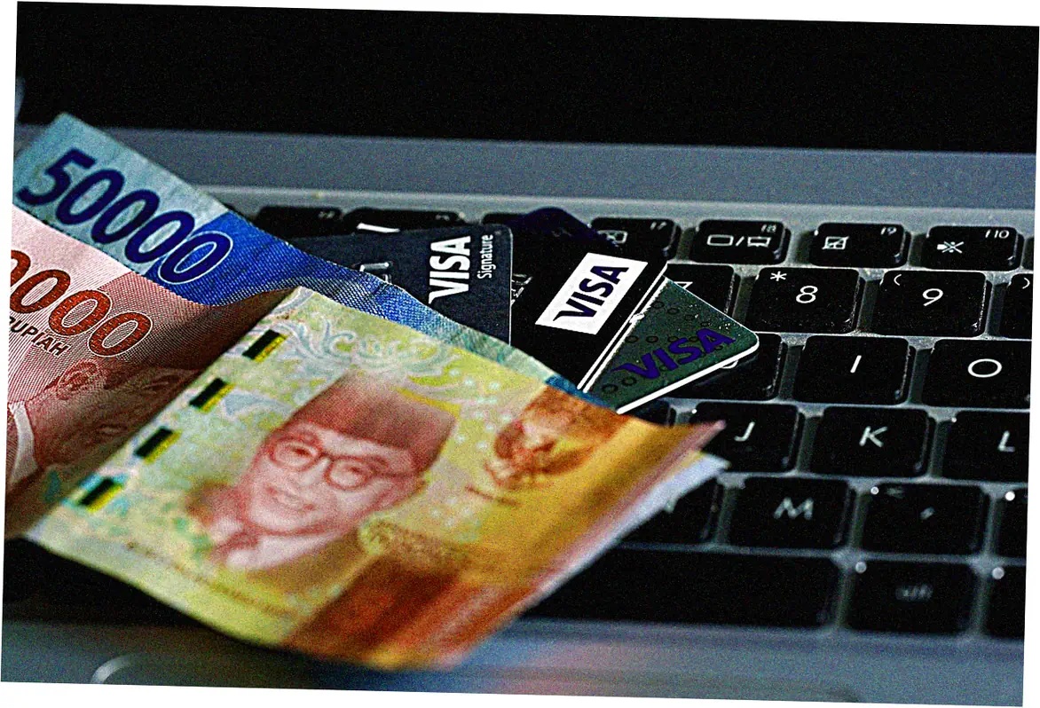 Security features protecting Spun cardholders