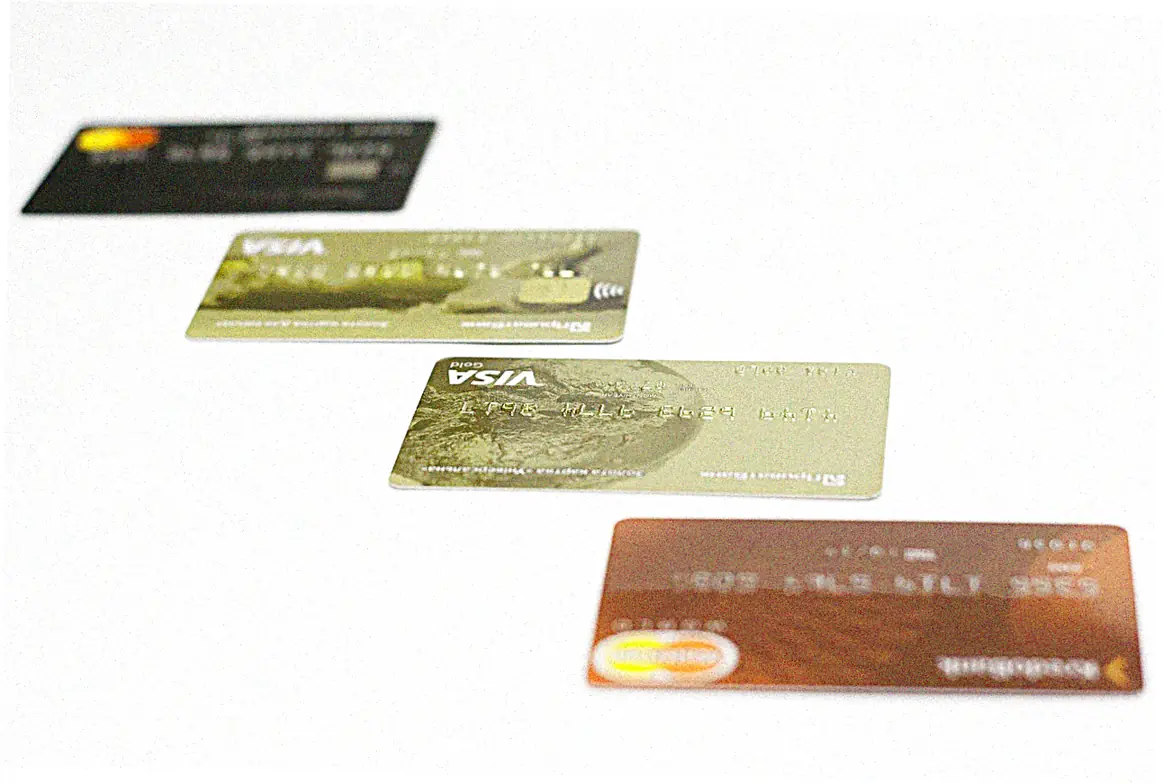 How Spun credit cards compare to traditional bank cards