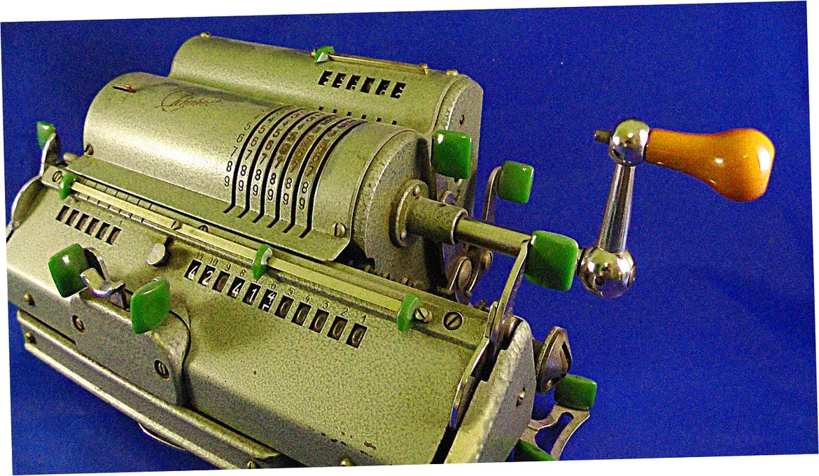 Let's talk strategic spending. To get the most accurate results from your cash back calculator, you gotta input your data right.