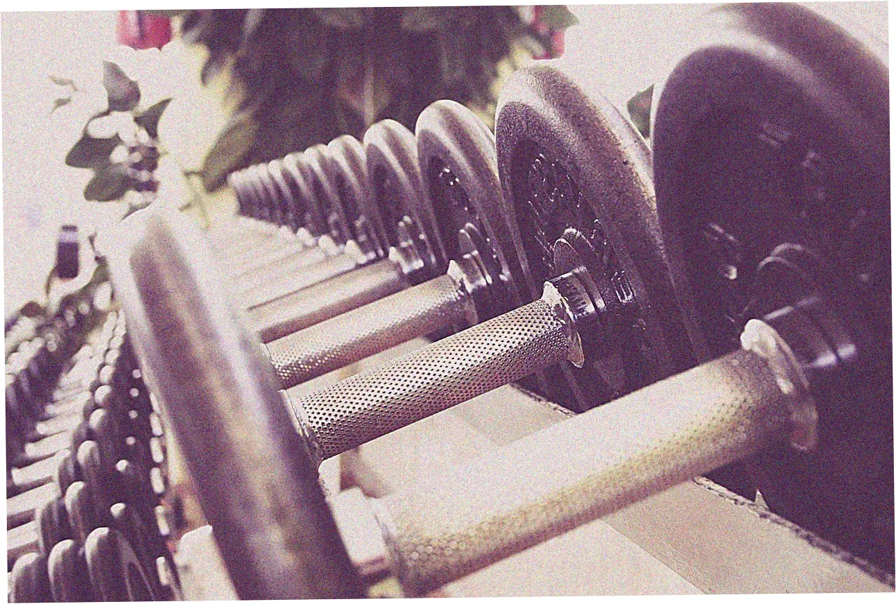 Let's compare Costco's credit card policy with other stores.